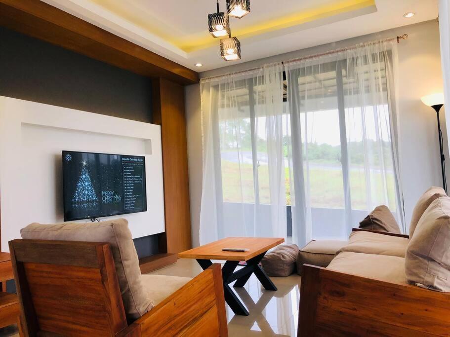Overlooking Staycation At Sandari Batulao Tagaytay City Екстер'єр фото