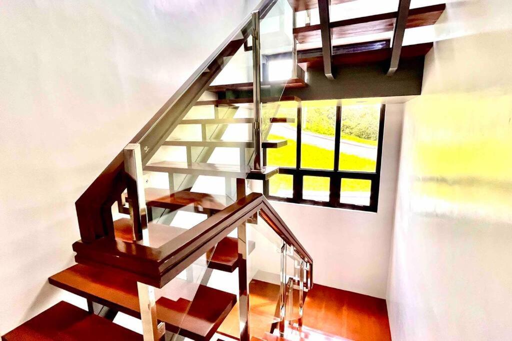 Overlooking Staycation At Sandari Batulao Tagaytay City Екстер'єр фото