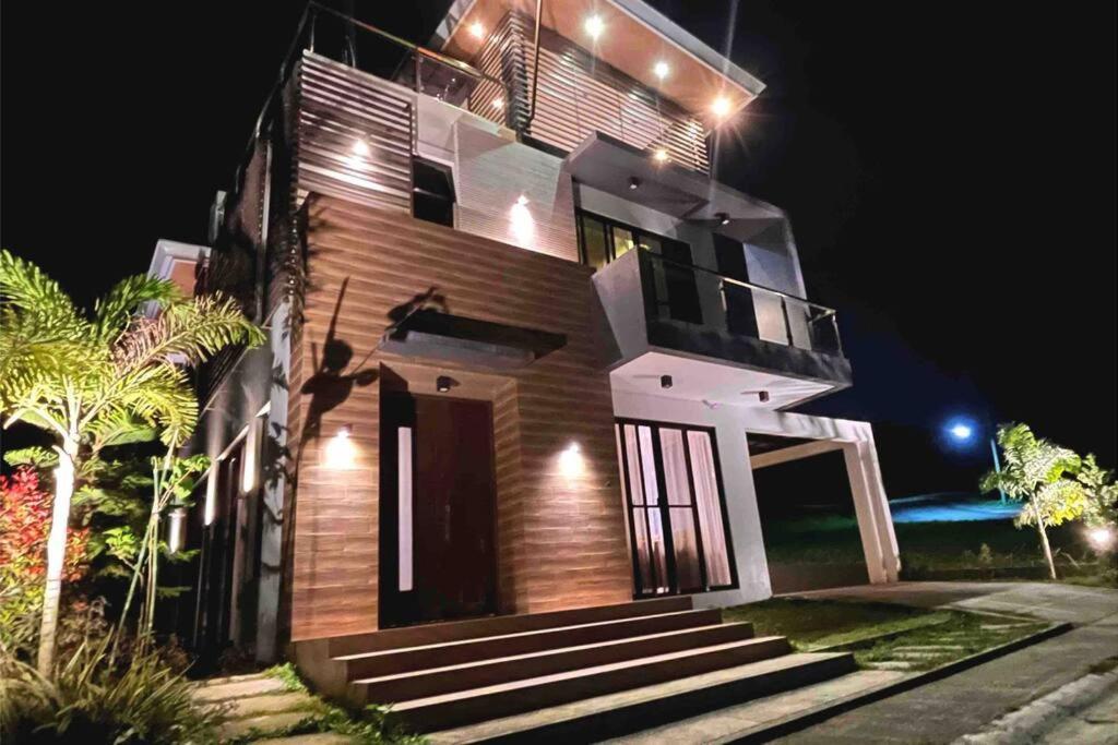 Overlooking Staycation At Sandari Batulao Tagaytay City Екстер'єр фото
